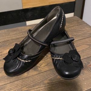 Madeline Stuart Black Mary Jane’s Size 8.5